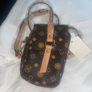 NWOT Josiny Small Cross Body